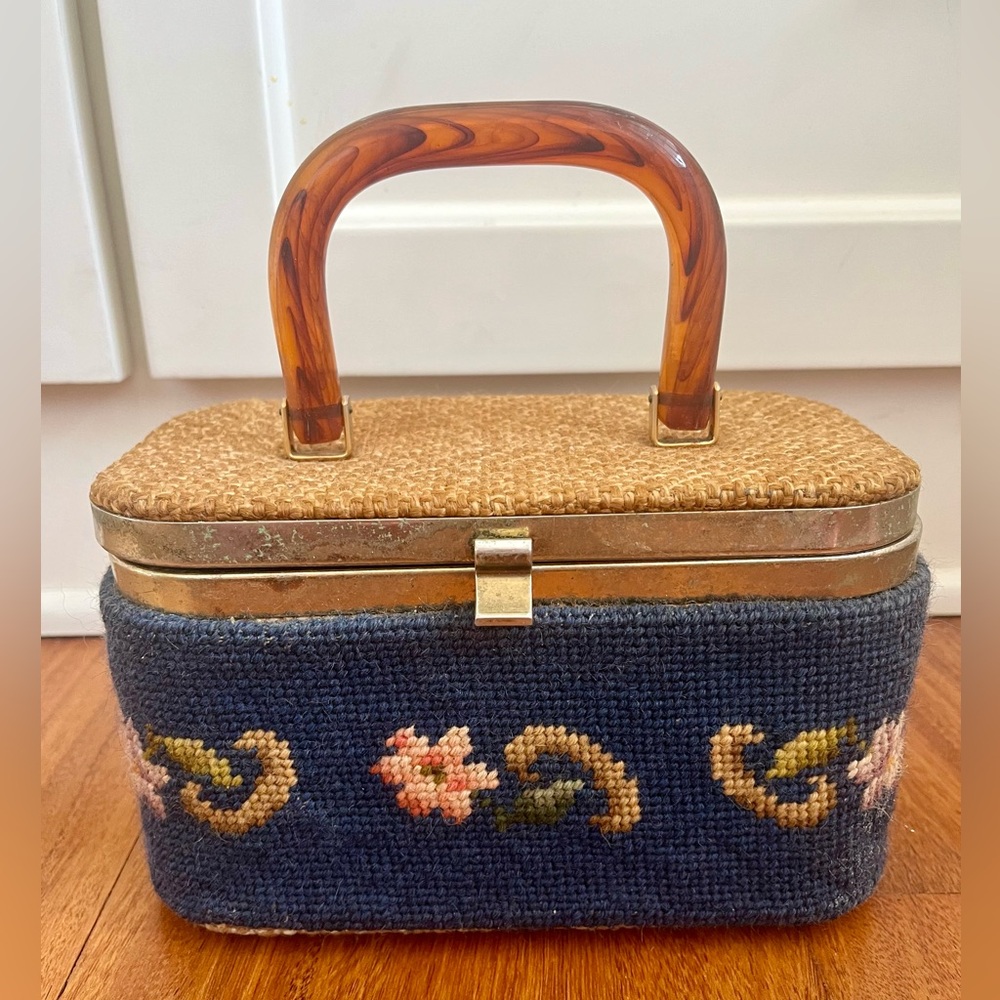 Vintage JR Florida Floral Needlepoint Box Handbag Purse Tortoise Lucite Handle